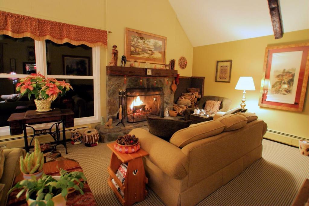 Weathertop Mountain Inn Waitsfield 外观 照片